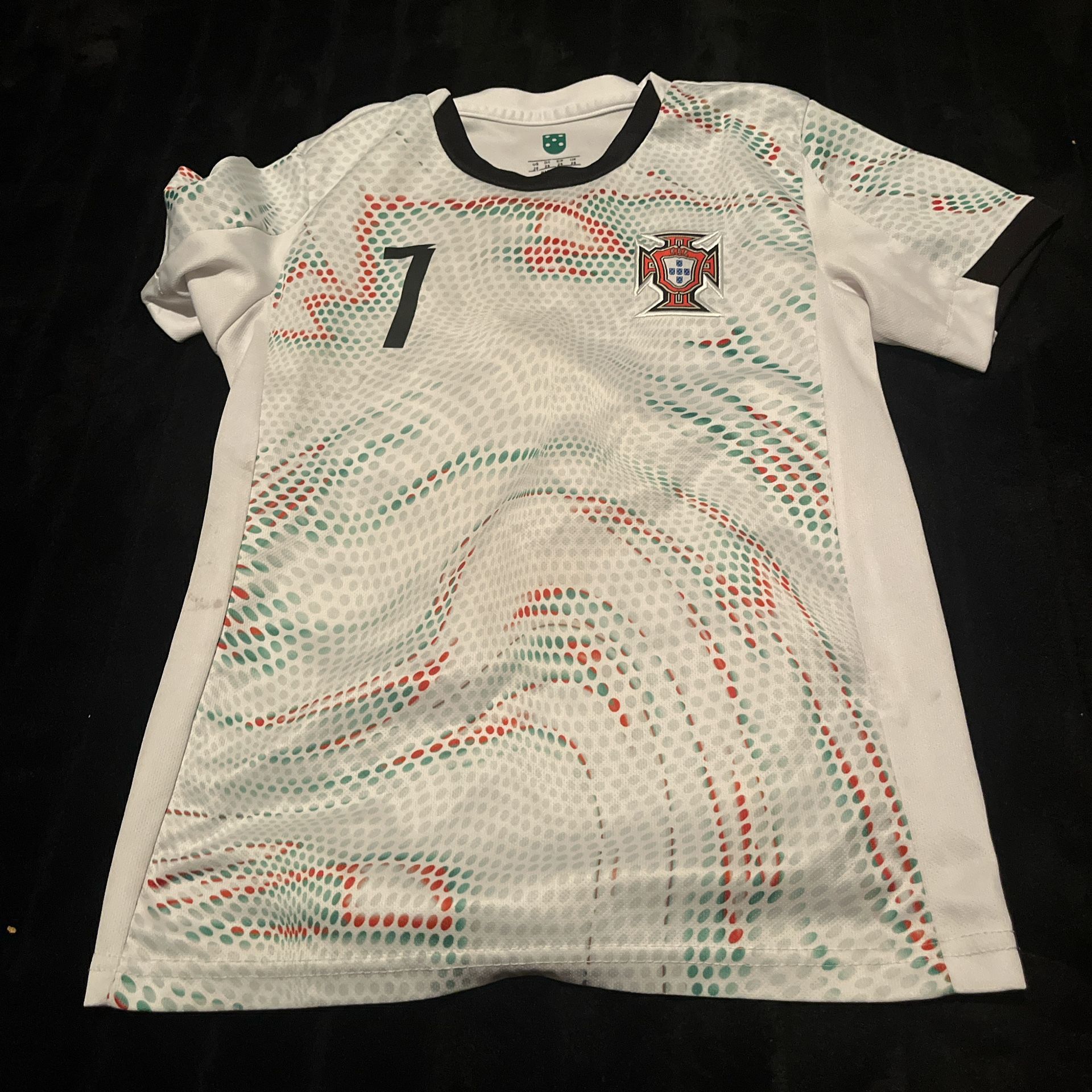 ronaldo kit size 10/12 in kids