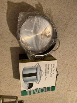 New steel pot 8 qt