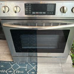 Slide In Stove Insignia