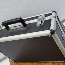 Vintage 18"×14"×6" Aluminum Hard Case For Tools / Photography Camera.