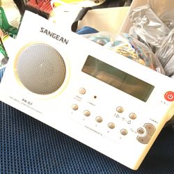 Sangean portable am/fm radio