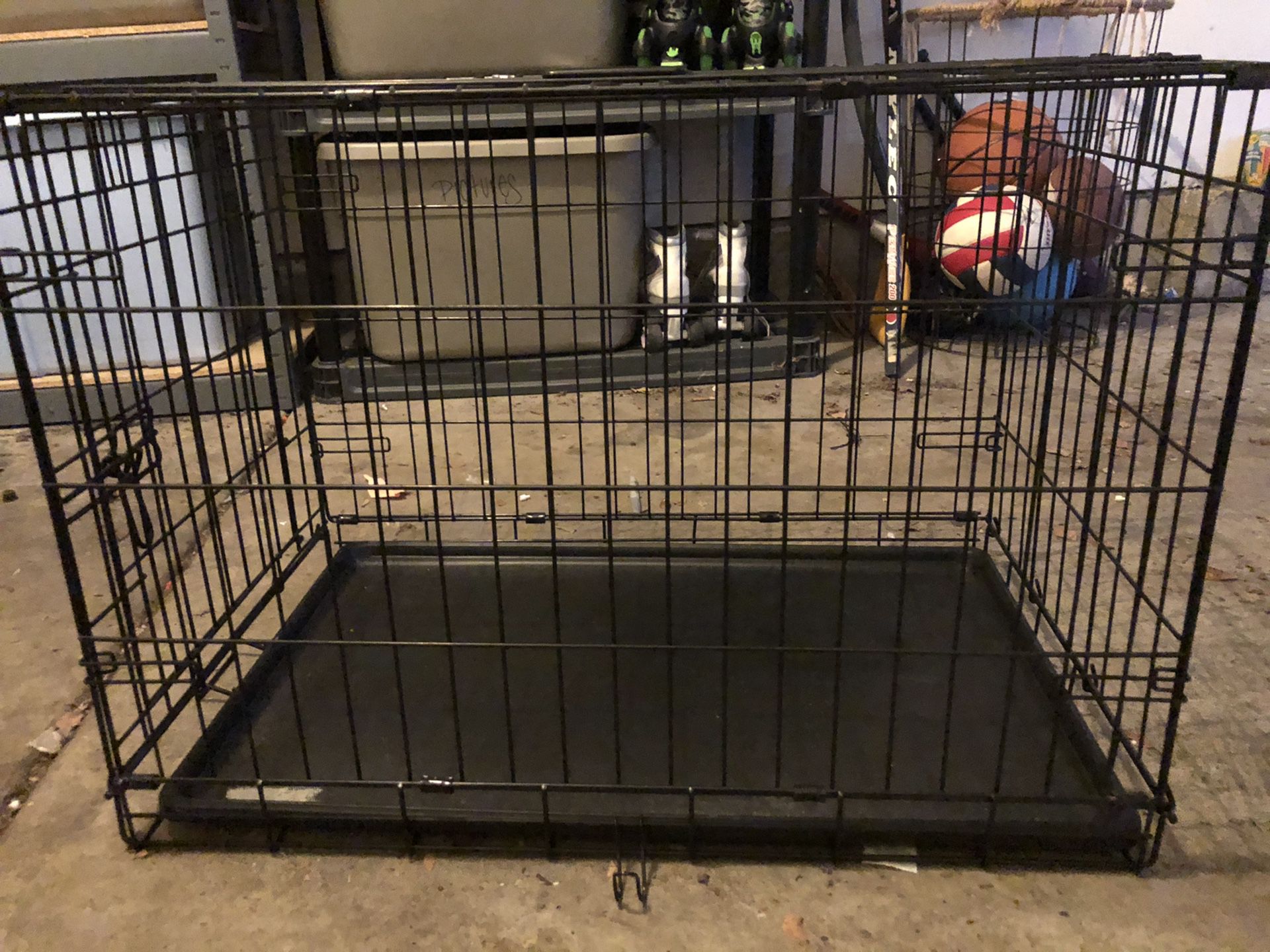 Small collapsible dog crate