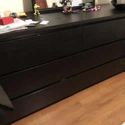 Dresser With 6 Drawers 