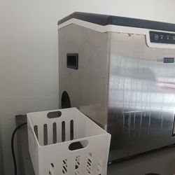 Ice Maker