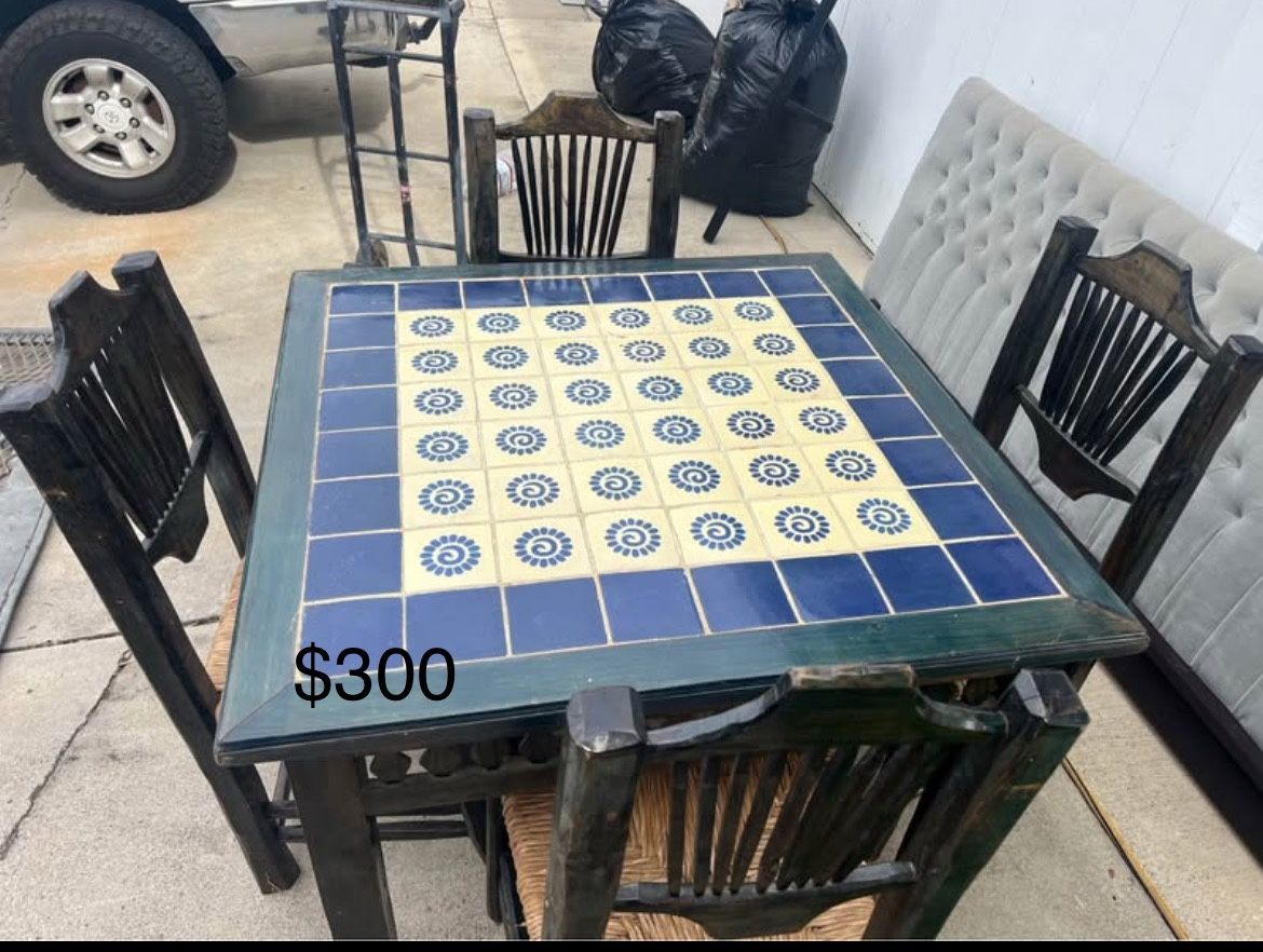   Dining Table Set