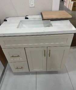 In Stock: 36-Inch Bathroom Vanity | The Ideal Choice for Small Bathrooms