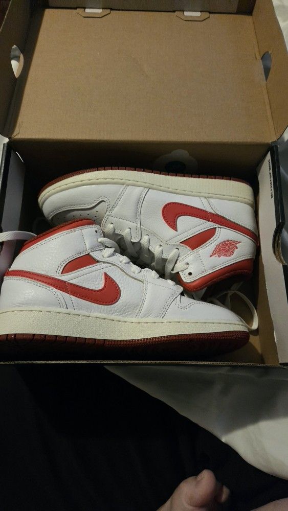 Air JORDAN 1 Mid  SE  