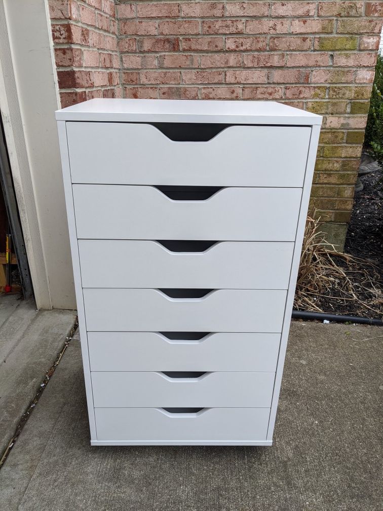 Brand New Winsome Halifax Wood Storage Cabinet with 7 Drawers in White