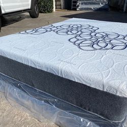 Cal King Bamboo Cool Gel Memory Foam!!