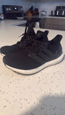 Women size 7 ultra boost