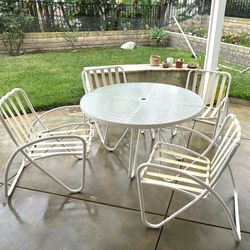 Mid Century Modern Chairs Table