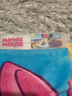 New Disney Store Minnie Mouse beach towel