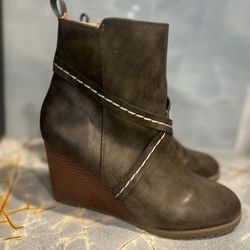 Olive Wedged Ankle Boots