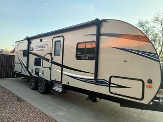 2017 KZ Connect C241RLK 25ft 4 seasons with slide