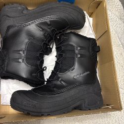 Youth Columbia Snow Boots