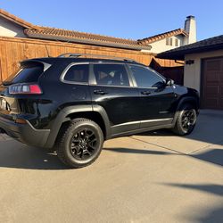 2019 Jeep Cherokee
