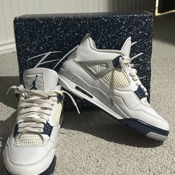 Jordan 4 Midnight Navy Size 8.5 Men