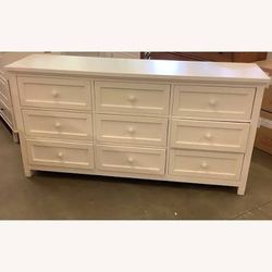 Pottery Barn Beadboard 9drawer Dresser 