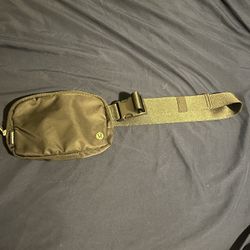 Black Lululemon Everywhere Belt Bag