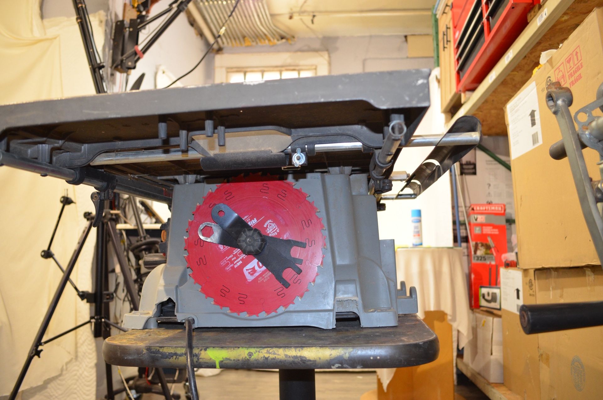 A000396A 10 inch craftsman table saw, No Guard