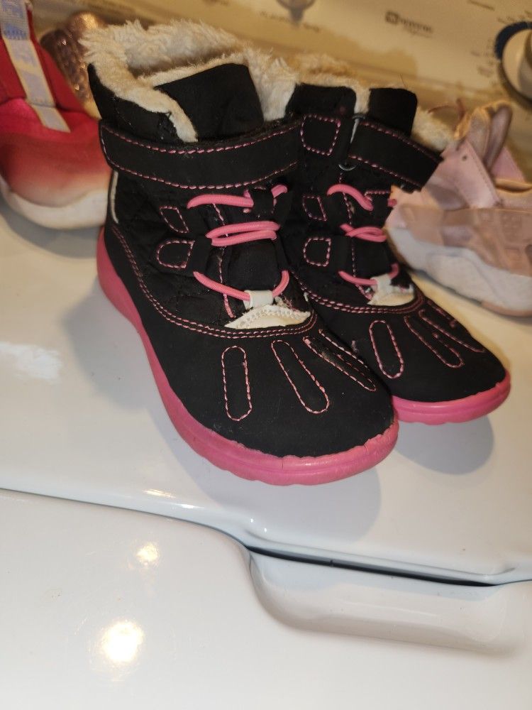 Carters Little Girls Size 8 Boots