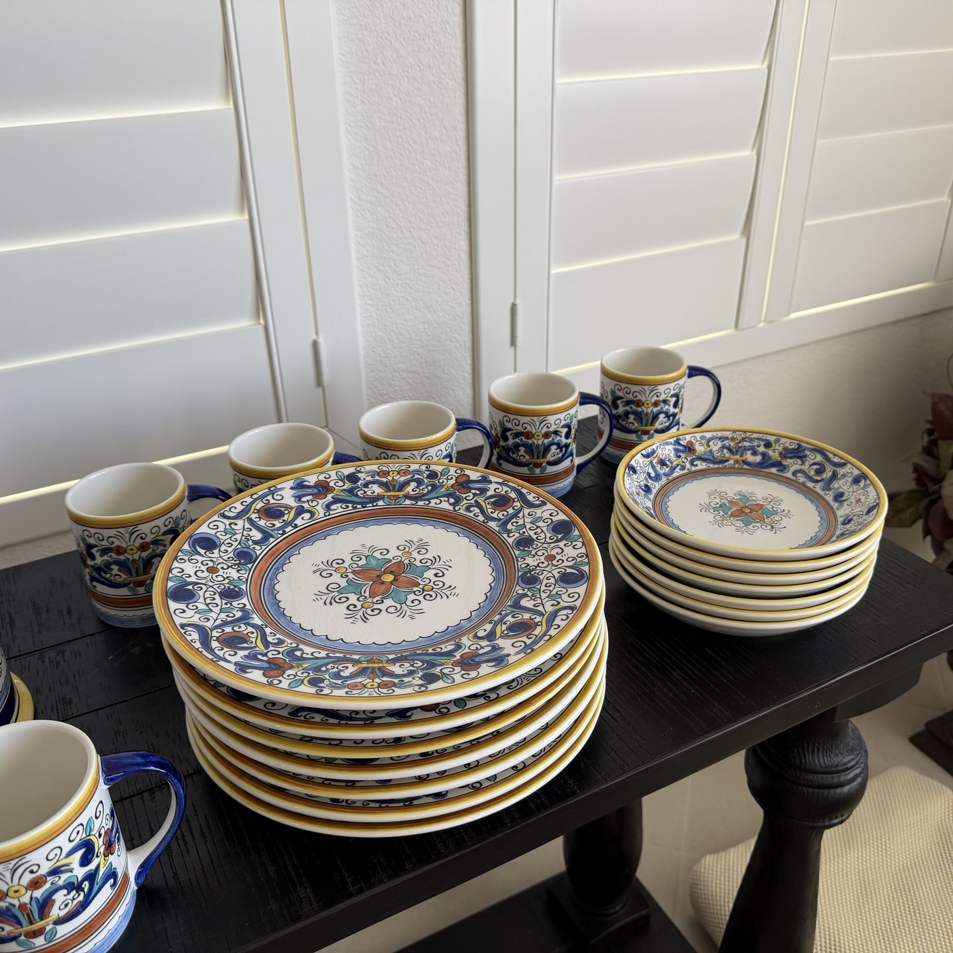 Beautiful Dish Set From Portugal - Mint Condition