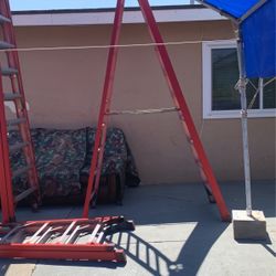 3 10'ft ladders