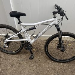 Santa Cruz Juliana full suspension mountain bike