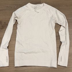 Lululemon Rest Less Pullover Women’s long sleeve top sz. 6