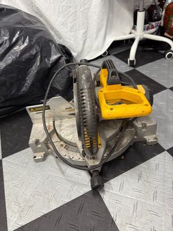 Dewalt saw