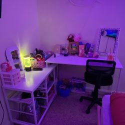 desk/ vanity