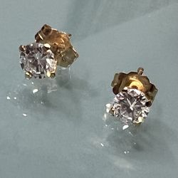 Sparkling 14kt Yellow Gold .76ct Diamond Stud Earrings “Beautiful”