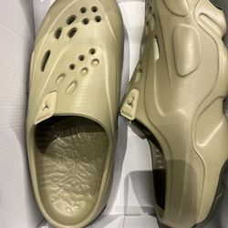 Jordan Roam Slip On