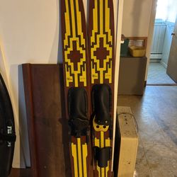 Water skis