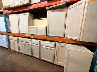 Unfinished kitchen cabinet set