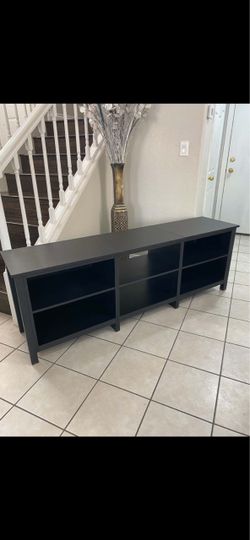 Big TV stand size L69/H34/W16