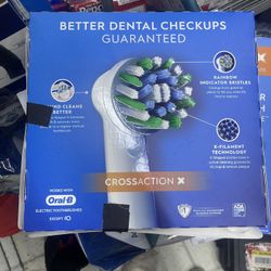 Oral-B CrossAction electric toothbrush replacement head pack