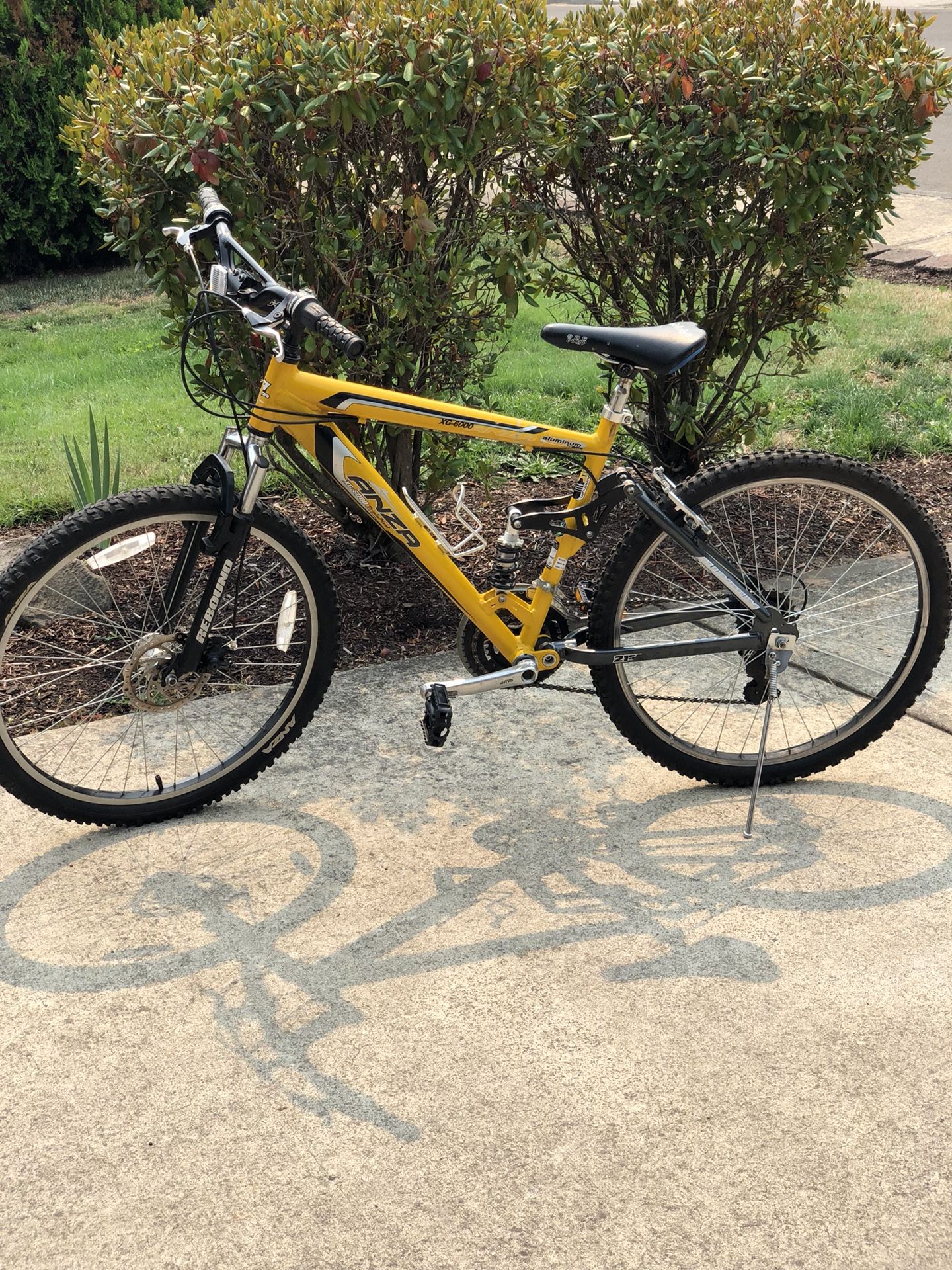 Anza XG 6000 aluminum full suspension mountain bike in perfect