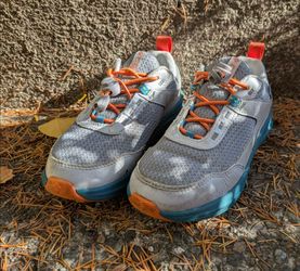 Columbia kids shoes, size 1 (Big kid)