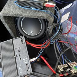 JL W6v3 + JL XD600v2 Amp + L2ci + capacitor + Fusebox 