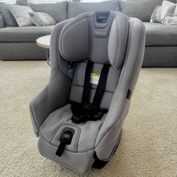 NUNA RAVA Car seat -Great Condition