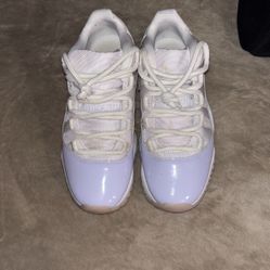 Jordan 11 Pure Violet