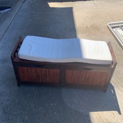 Footbench, “End cap” for bed