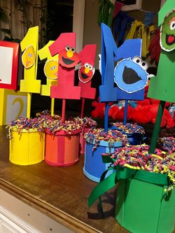 Elmo decorations