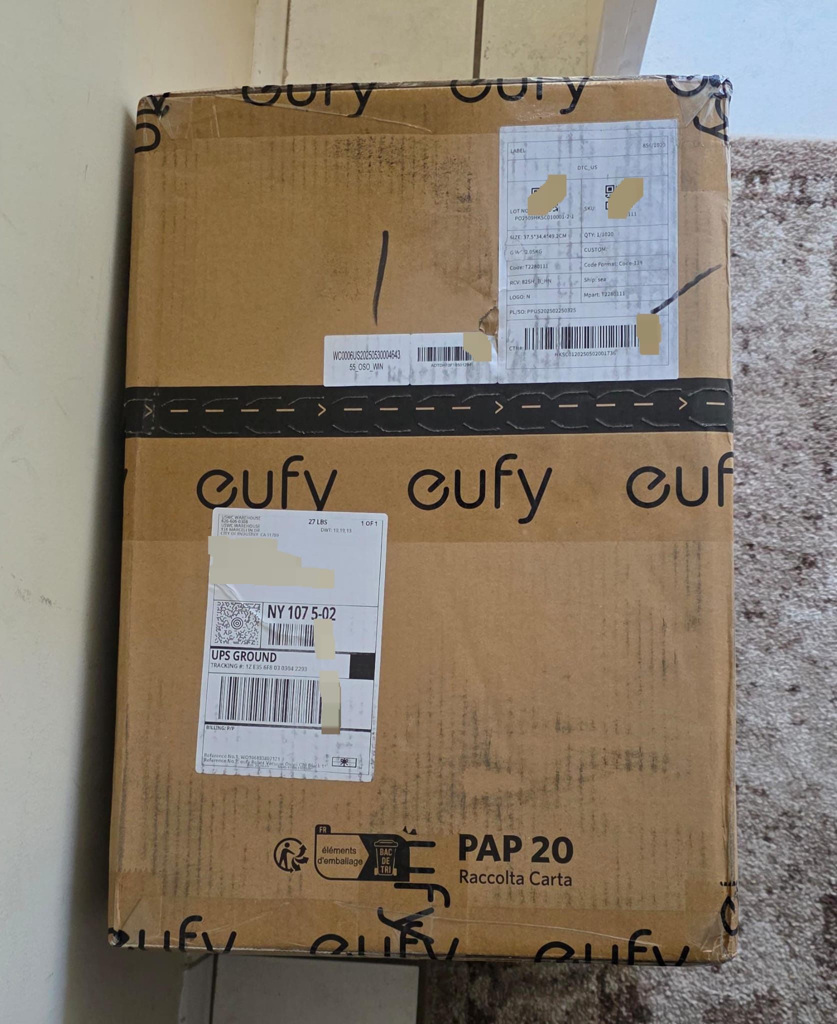 eufy - Robot Vacuum Omni C20, Self Emptying, Auto Mop Washing, Auto Drying - Black