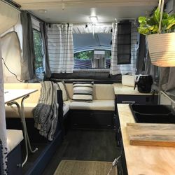 ****** BEAUTIFULLY REDONE*** 2009 Fleetwood Niagara Modern Pop up Trailer/camper