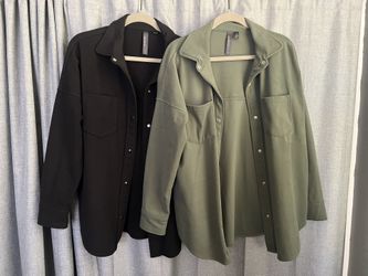 Mondetta Women’s fleece Button Up 