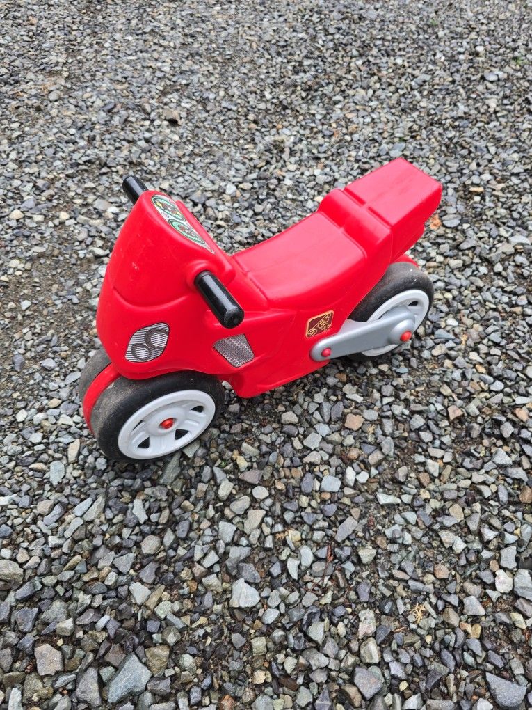 Vintage Step 2 Kids Ride-on Motorcycle π