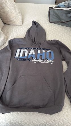 Women’s sweatshirt size large