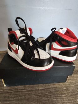 Jordan 1 MID (Toddler) Size 8c.